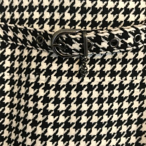 Nygard | Black and White Houndstooth Skirt w/ Belt - Picture 2 of 2